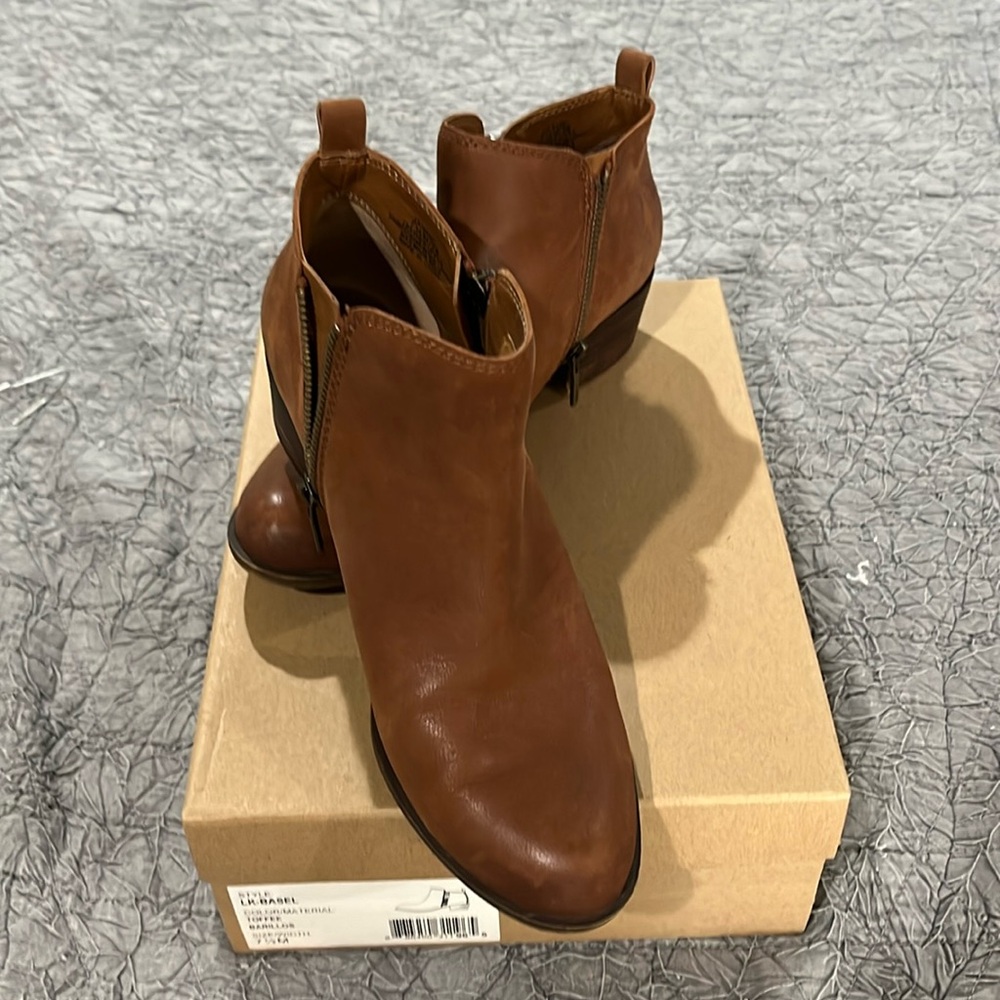 Women’s Lucky Brand Basel ankle boots. 7.5 Toffee. Excellent condition